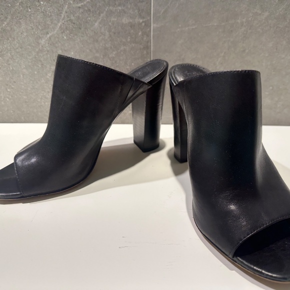 Vince Camuto mules - Picture 5 of 7